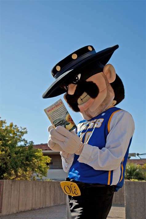 The colors and mascot associated with ucsb